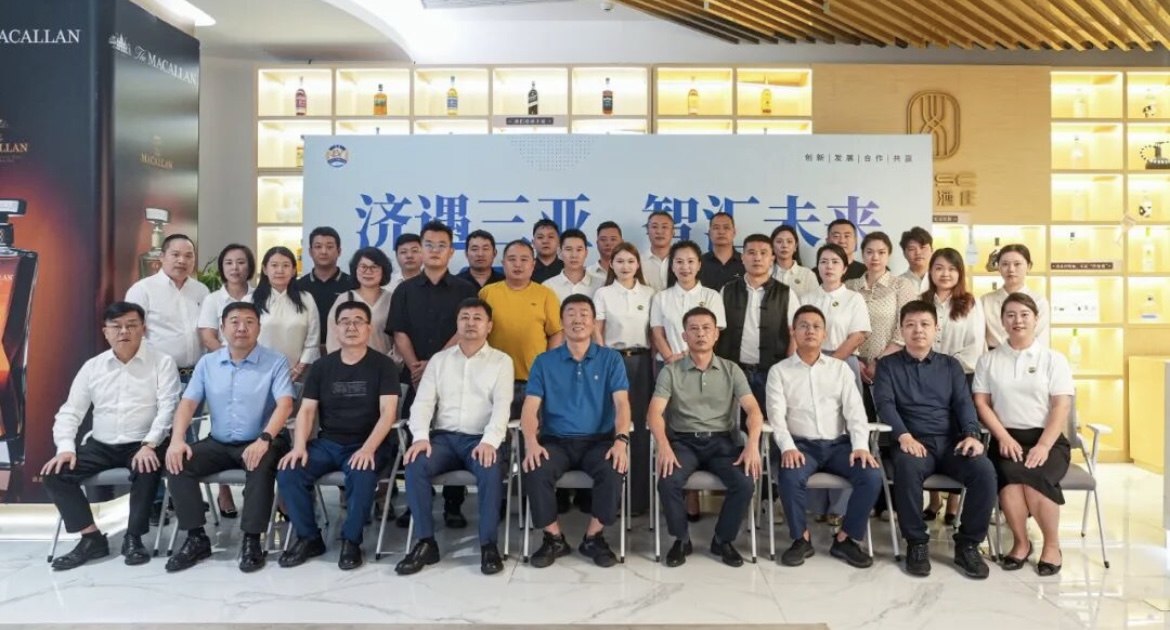 雅利安集团总经理王凯跃赴三亚参加青年企业家考察交流活动，共话区域合作新未来